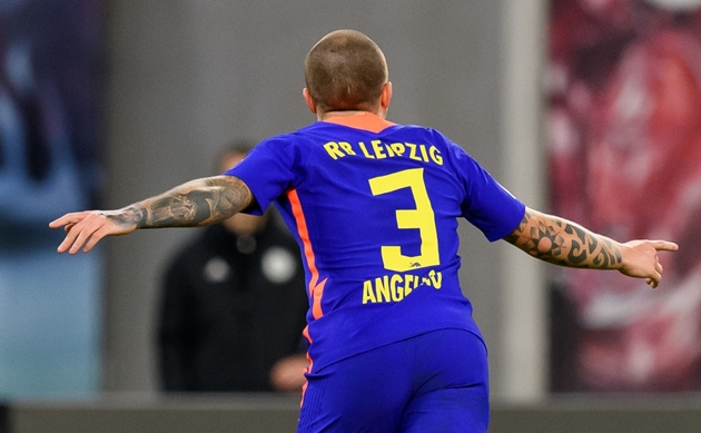 Ngoài ra, anh còn trực tiếp sút tung lưới Arminia Bielefeld, Freiburg và Manchester United. Ở cả 3 trận đấu này Angelino đều được WhoScored chấm điểm cao nhất.