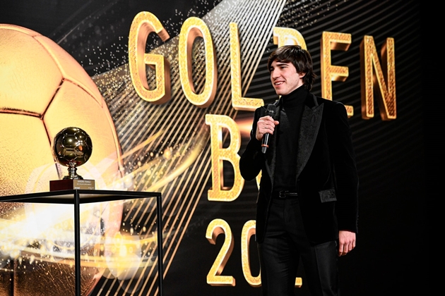 Sandro Tonali trở thành cầu thủ trẻ người Italia xuất sắc nhất năm.