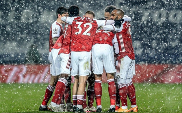 Chung cuộc, Arsenal giành chiến thắng với tỷ số 4-0 và tạm thời đứng ở vị trí thứ 11 trên bảng xếp hạng. Trong khi đó, West Bromwich vẫn chưa thể thoát khỏi nhóm "cầm đèn đỏ".