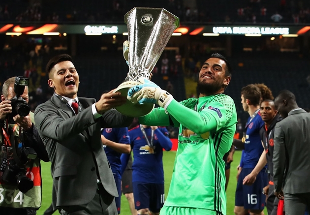 Đây chính là khoảnh khắc đáng nhớ nhất của bộ đôi người Argentina tại Old Trafford.