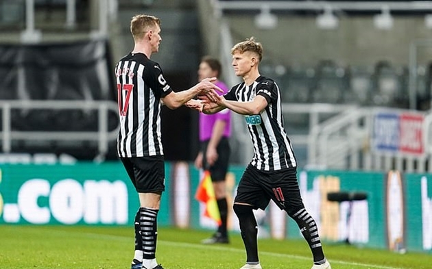 Phút thứ 72, Matt Ritchie được tung vào sân, thay thế cho Emil Krafth.