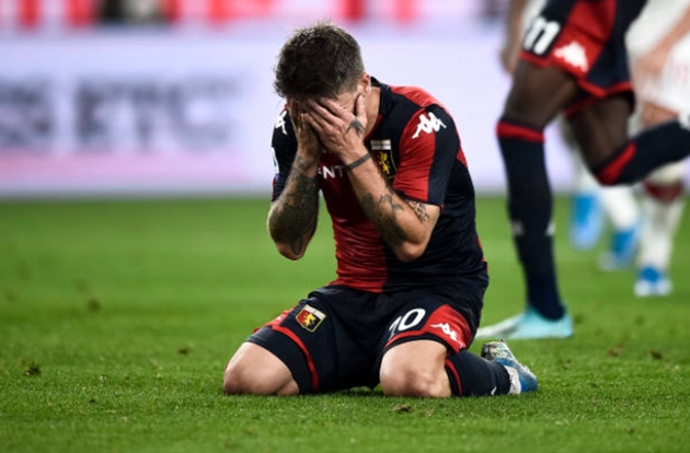 =4. Genoa (mùa giải 2019-2020): 16 lần được hưởng penalty. Nếu tận dụng tốt những cơ hội từ khoảng cách 11 mét, đội chủ sân Luigi Ferraris đã không phải vất vả trong cuộc chiến trụ hạng.
