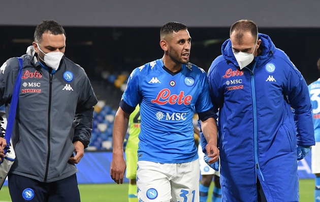 Faouzi Ghoulam đang phải đối mặt với "cơn ác mộng" chấn thương.