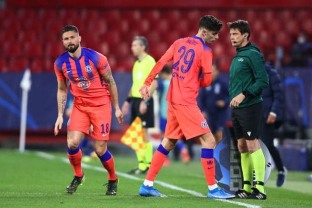 Chỉ 5 phút sau, HLV Thomas Tuchel quyết định rút chàng trai người Đức ra khỏi sân. Mặc dù Chelsea đã giành chiến thắng nhưng Kai Havertz đã có 1 ngày thi đấu đáng quên.