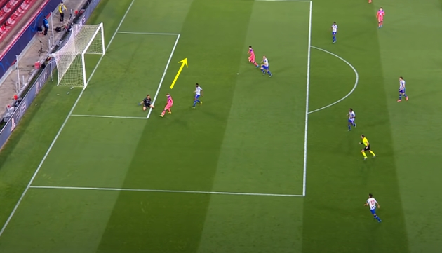 Ngay lập tức, Timo Werner thoát xuống rồi chuyền bóng vào trong cho Kai Havertz.