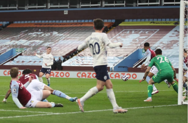 Tình huống dẫn đến bàn thắng của Phil Foden.
