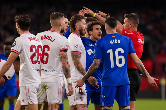 Sevilla bây giờ là một tập thể rệu rã, với những cá nhân không còn động lực cống hiến.