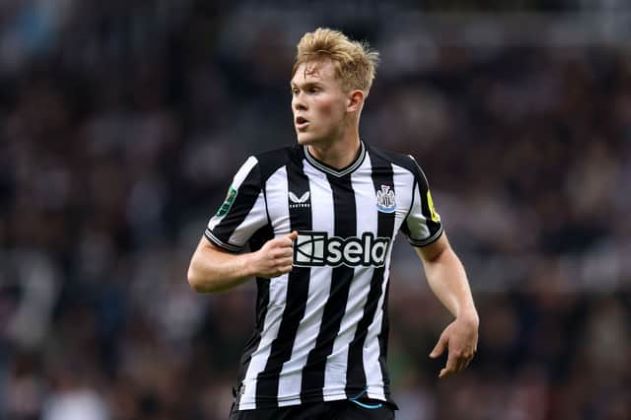 Hall có một trận đấu ấn tượng.