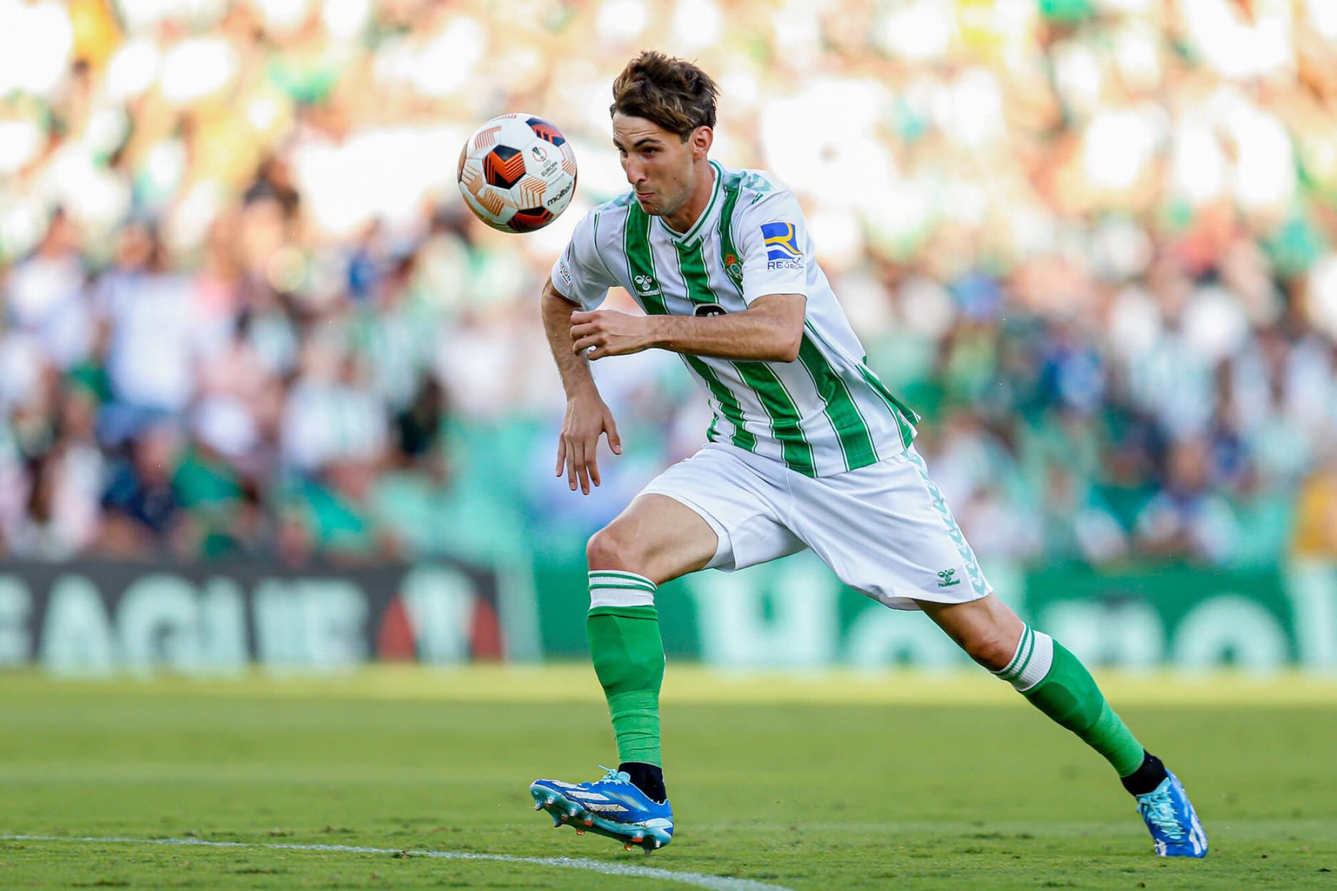 Ảnh bài viết Milan sắp có tân binh, Barca "cắt phế" đến 50% CLB chủ quản