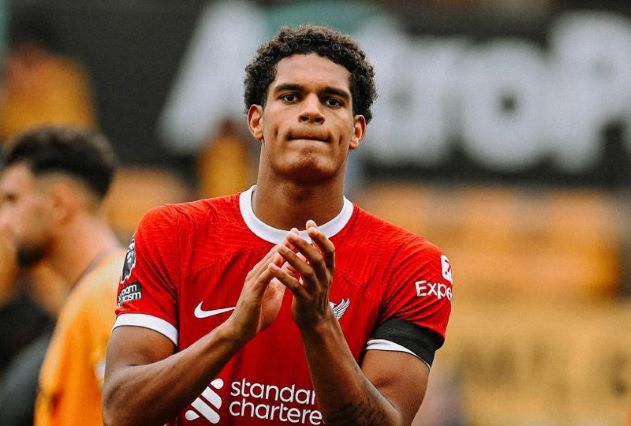 Quansah là trung vệ trẻ tiềm năng của Liverpool.