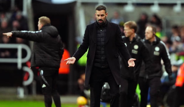 Ảnh bài viết Van Nistelrooy vẫy cờ trắng, Leicester thua tan tác 0-4 trước Newcastle