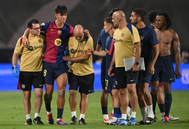 Ảnh bài viết Phòng thay đồ Barca chết lặng vì Marc Bernal