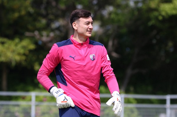 Thủ môn Đặng Văn Lâm lần đầu bắt chính tại AFC Champions League.