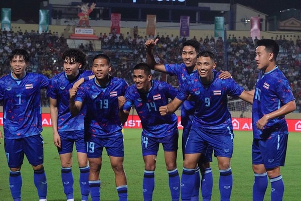 U23 Thái Lan dẫn trước U23 Malaysia 1-0 sau hiệp một. Ảnh: Nguyễn Đăng (Lao Động).