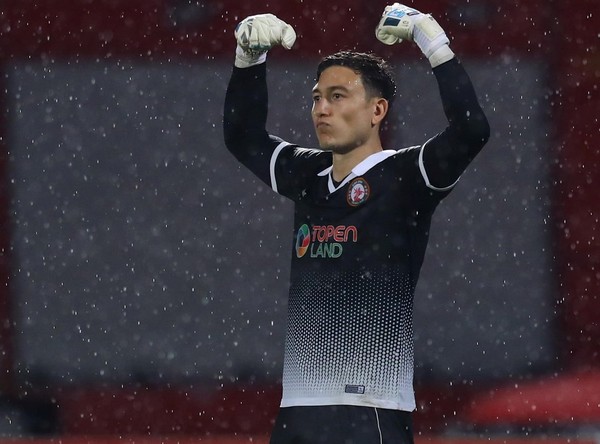 Đặng Văn Lâm đang chơi hay khi tái xuất sân cỏ Việt Nam.