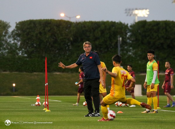 HLV Philippe Troussier sẽ có dịp chứng minh năng lực tại Doha Cup. Ảnh: VFF.