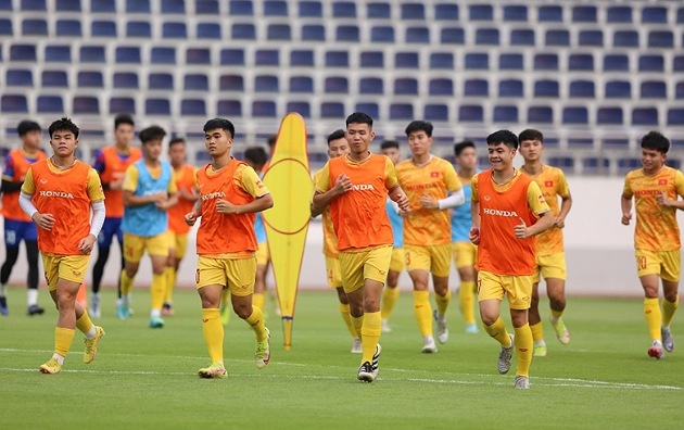 Ảnh bài viết U22 Việt Nam gặp khó vì sân tập; Thái Lan chấp người tại SEA Games 32