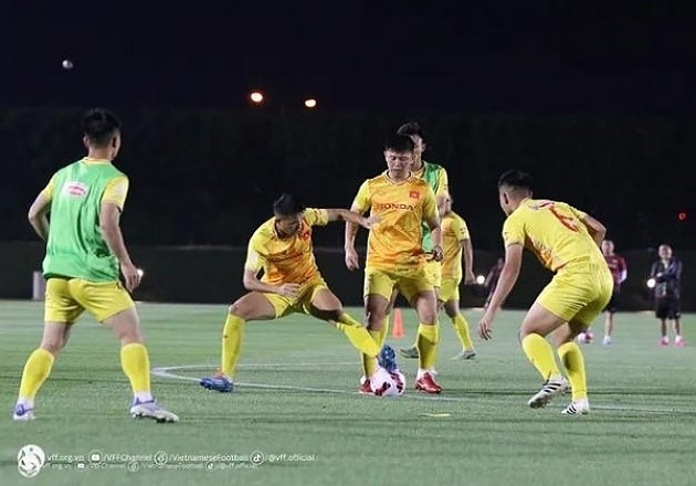 Ảnh bài viết HLV Lào muốn thầy trò Troussier ôm hận; U22 Việt Nam gặp gián điệp