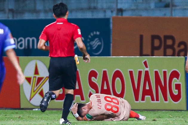 Lê Văn Đô gặp chấn thương tại vòng 10 V-League 2023.