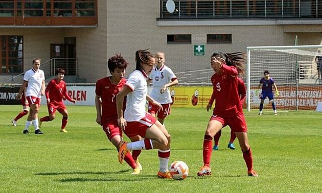 Huỳnh Như gặp chấn thương ở trận gặp U23 Ba Lan. Ảnh: VFF.