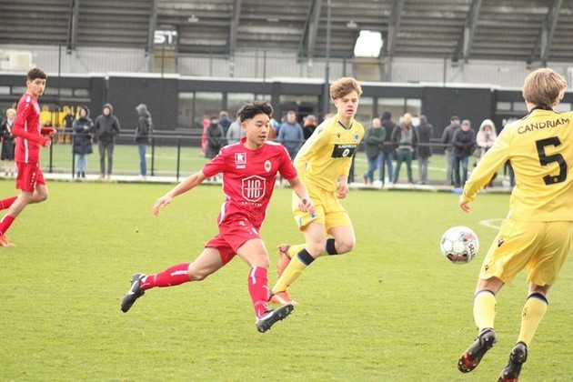 Ảnh bài viết Việt kiều Bỉ được Công Phượng tiến cử; CĐV ĐNÁ nói về trận thua của ĐT nữ Việt Nam