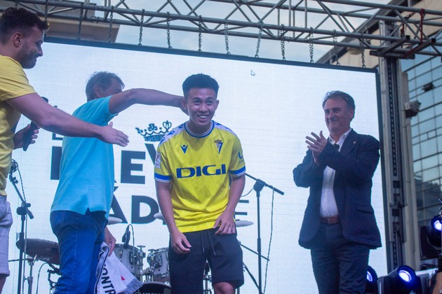 Ảnh bài viết Vĩnh Nguyên được ưu ái đặc biệt; CLB V-League bị cấm tập trên sân nhà