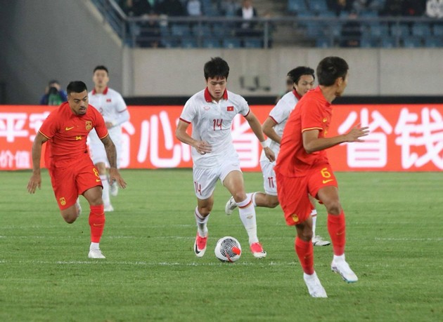 Lối chơi kiểm soát bóng của ĐT Việt Nam đang gặp quá nhiều vấn đề.