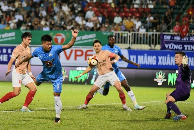 Ảnh bài viết Tuyển thủ QG lập công, CAHN thắng đậm HAGL