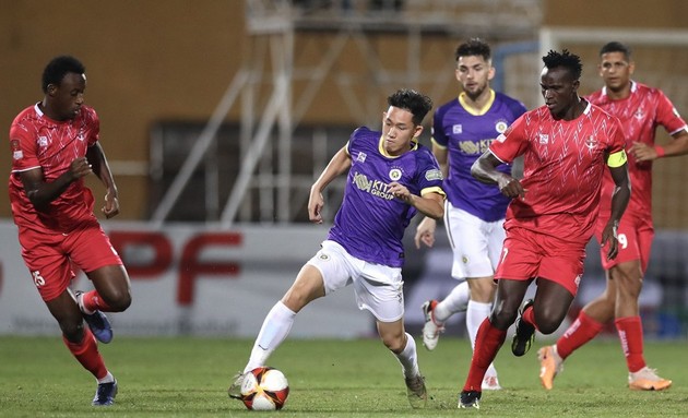 Ảnh bài viết Văn Quyết đá hỏng phạt đền, người cũ lập hattrick khiến Hà Nội ôm hận trước Hải Phòng