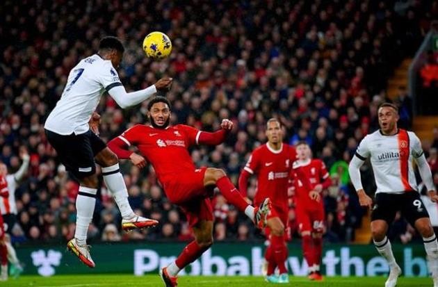 Luton Town gây nhiều khó khăn cho Liverpool.