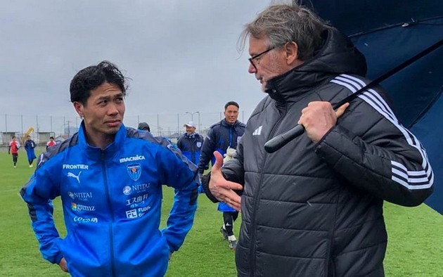 HLV Philippe Troussier gặp Nguyễn Công Phượng tại Nhật Bản.