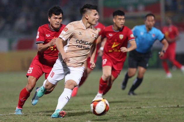 Ảnh bài viết Quang Hải cứu CAHN thoát thua; Bình Dương gục ngã trước TP.HCM