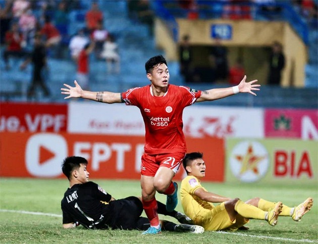 Ảnh bài viết Sao ĐT Việt Nam chơi bóng như châu Âu; Báo Indo ngán cặp song sát của HLV Troussier