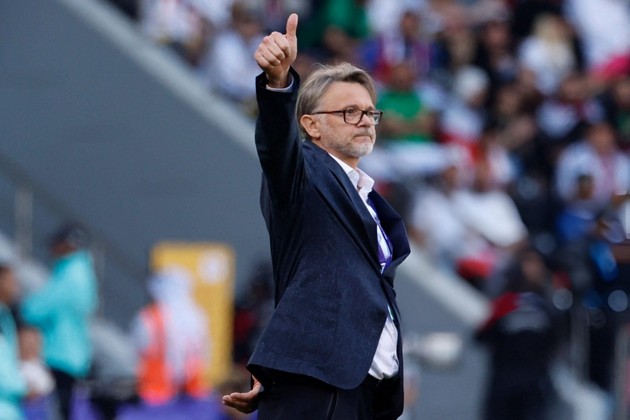 HLV Philippe Troussier vừa chia tay bóng đá Việt Nam.
