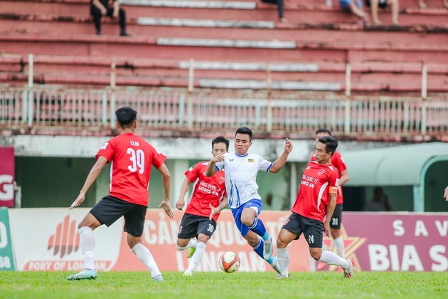 Ảnh bài viết Lâp cú đúp trước Huế, Thanh Phong giúp Long An bay cao tại giải Hạng Nhất