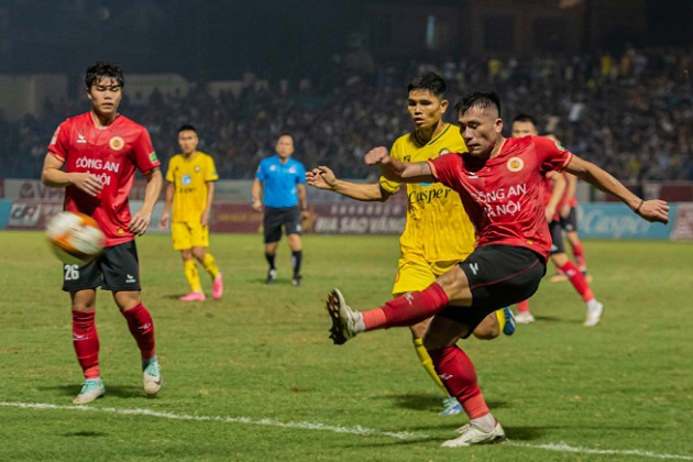 Ảnh bài viết Vòng 14 V-League: Phút bù giờ cảm xúc; CAHN thăng hoa