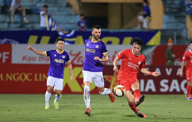 Nguyễn Hoàng Đức ghi bàn giúp Thể Công Viettel vượt qua Hà Nội tại vòng 17 V-League. Ảnh: VPF.