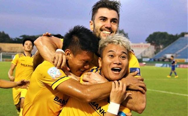 Phi Sơn và đồng đội lần thứ 3 vô địch Cup Quốc gia 2017.