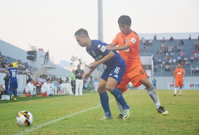 Không dễ để SHB Đà Nẵng có được chiến thắng trước đội khách. Ảnh: Viết Định.