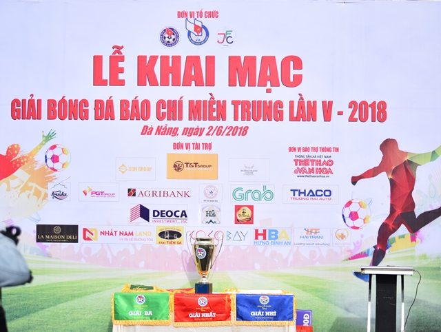 Đây là sân chơi truyền thống của những anh em làm báo miền Trung, nhằm hướng đến kỷ niệm 93 năm Ngày Báo chí Cách mạng Việt Nam (21/6/1925 – 21/6/2018). Với sự tham gia của hơn 300 nhà báo, phóng viên, BTV đóng chân khu vực miền Trung và Tây Nguyên.