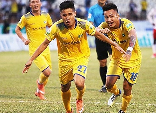 Ảnh bài viết Xuân Toàn tỏa sáng, SLNA bỏ xa khu vực "cầm đèn đỏ"