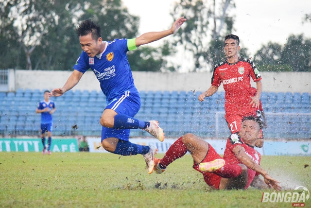 Ảnh bài viết Thanh Trung và Tiến Linh thay nhau lập hat-trick, Quảng Nam chia điểm kịch tính