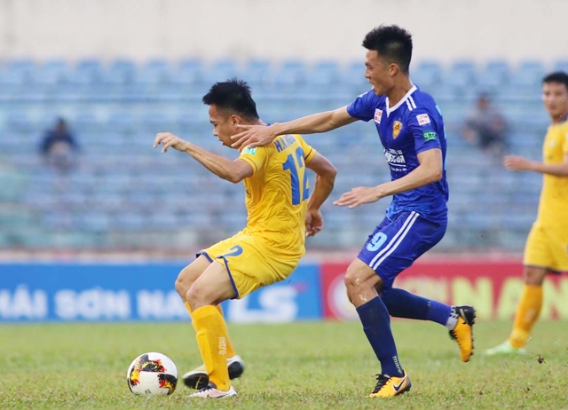 SLNA đánh bại Quảng Nam FC 2-1.