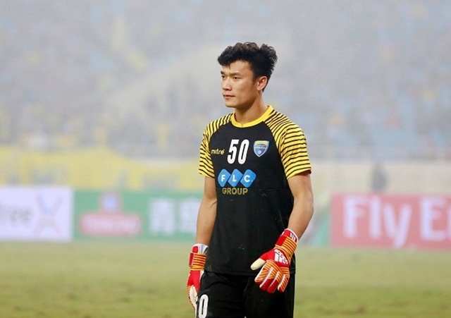 Ảnh bài viết Bùi Tiến Dũng tố trọng tài khiến FLC Thanh Hóa bị chia điểm