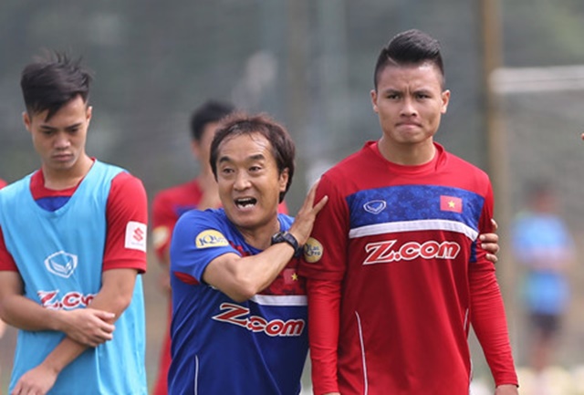 Ảnh bài viết Trợ lý Lee Young-jin: "Tôi muốn dạy cho cầu thủ Việt Nam nhiều hơn nữa"