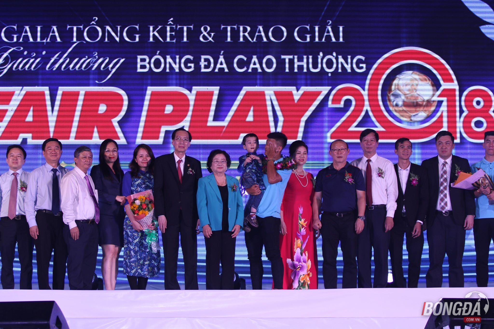 Đến dự buổi lễ có sự góp mặt của nguyên Chủ tịch nước CHXHCHVN, bà Trương Mỹ Hoa.