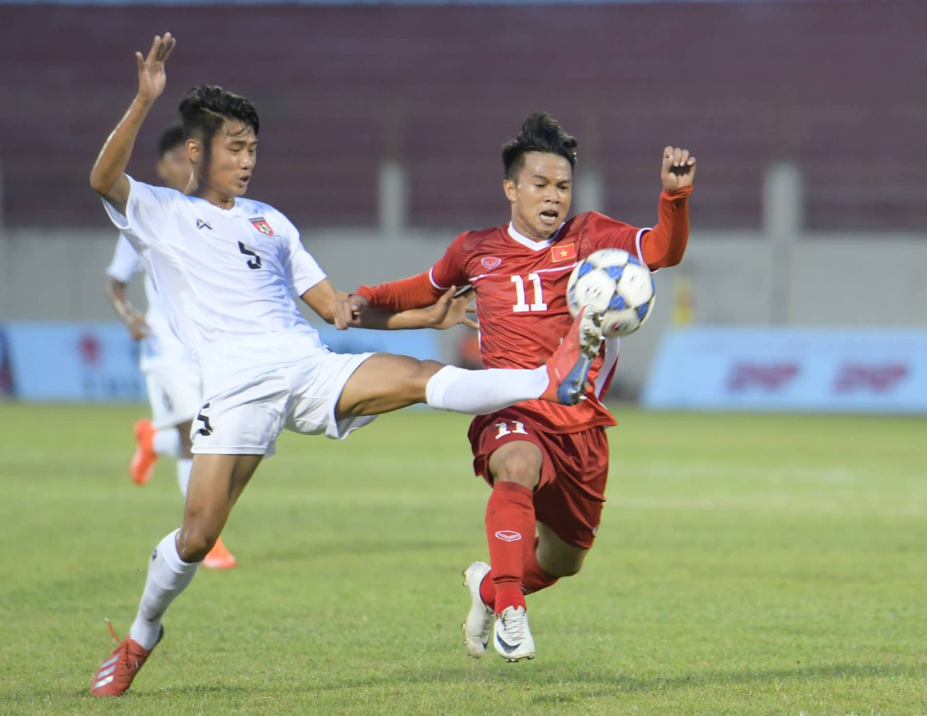 Xuân Tạo giúp U19 Việt Nam ngược dòng đánh bại U19 Myanmar. Ảnh: Bạch Dương.