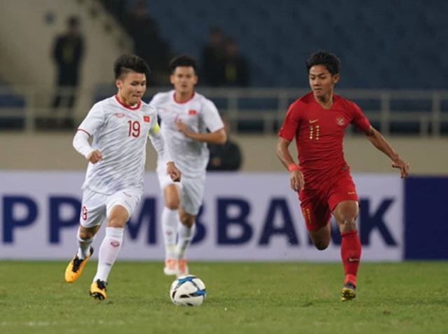 Quang Hải tỏ ra quá lạc lõng trong đội hình U23 Việt Nam.