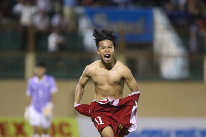 Ảnh bài viết Xuân Tạo mê Quang Hải, không thích so sánh giống đàn anh Công Phượng