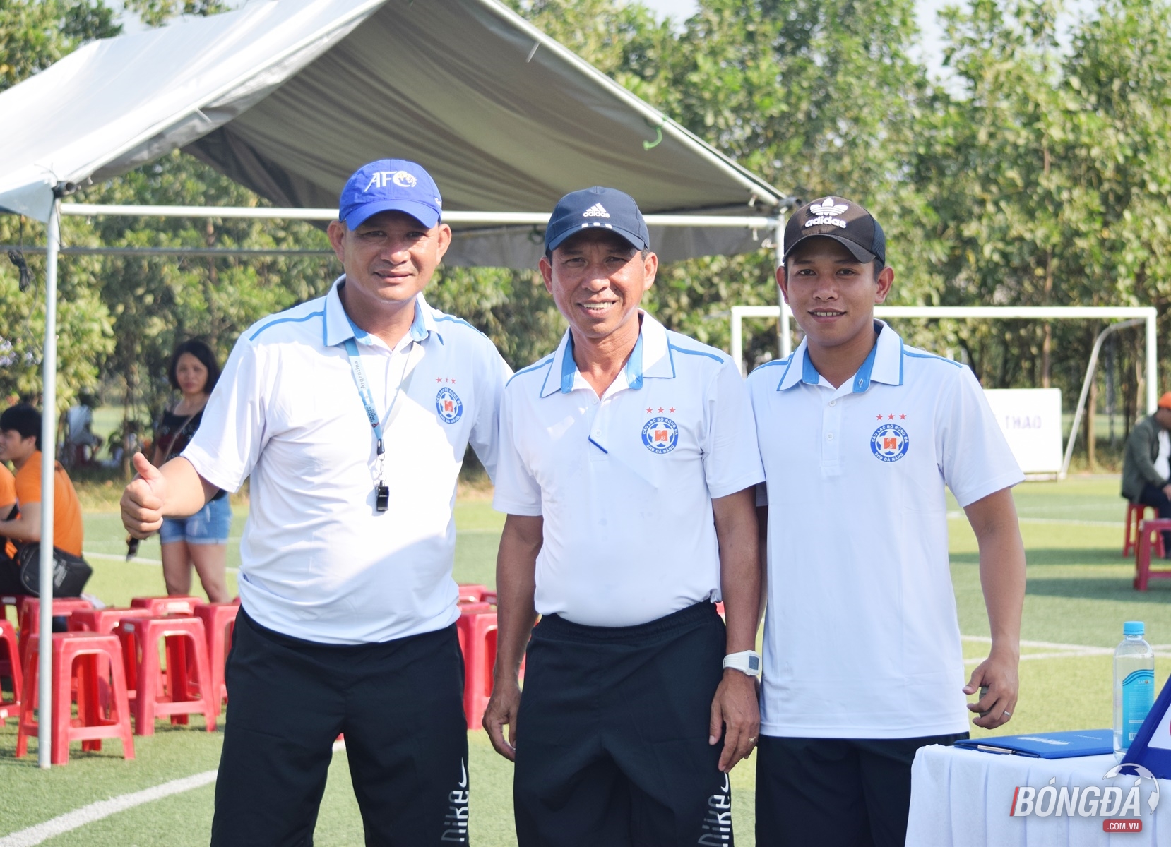 Các HLV sẽ theo dõi, đánh giá màn thể hiện của các cầu thủ để đưa vào "tầm ngắm" trước khi được ký hợp đồng đào tạo trẻ.